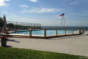 458 Mariners Way, Copiague, NY 11726 - Photo 10