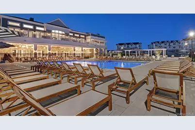 28301 Spruce Pond Circle, Plainview, NY 11803 - Photo 38