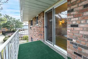 1 Toms Point Ln, Port Washington, NY 11050 - Photo 16