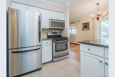 1 Toms Point Lane #6 i, Port Washington, NY 11050 - Photo 8