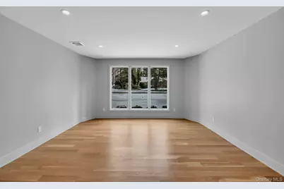 4 Northwood Court, Woodbury, NY 11797 - Photo 6