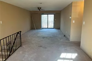 45 Newbrook Ln, Bay Shore, NY 11706 - Photo 4