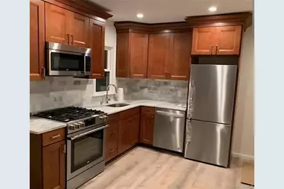 14 Franklin Avenue #2nd Fl, Port Washington, NY 11050 - Photo 2