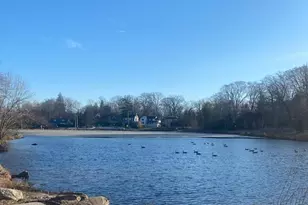 42 Crestview St, New Rochelle, NY 10801 - Photo 4