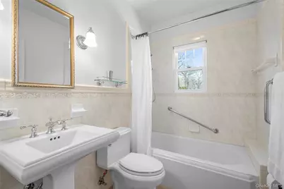 42 Crestview Street, New Rochelle, NY 10801 - Photo 16