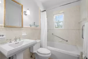 42 Crestview St, New Rochelle, NY 10801 - Photo 16