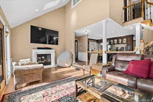 1 Windsor Ct, Amityville, NY 11701 - Photo 4