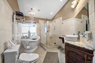 1 Windsor Ct, Amityville, NY 11701 - Photo 20