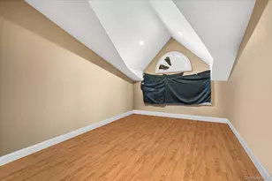 1 Windsor Ct, Amityville, NY 11701 - Photo 30