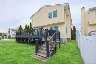 74 Bedford Ave, New Hyde Park, NY 11040 - Photo 24