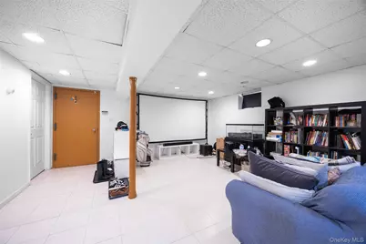 74 Bedford Avenue, New Hyde Park, NY 11040 - Photo 20