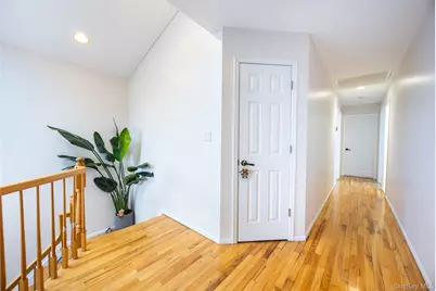 74 Bedford Avenue, New Hyde Park, NY 11040 - Photo 16