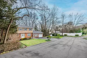 35 High Hills Ln, Huntington Station, NY 11746 - Photo 4