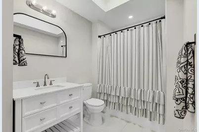 37 Weichers Avenue, Ronkonkoma, NY 11779 - Photo 16