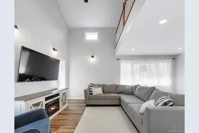 37 Weichers Avenue, Ronkonkoma, NY 11779 - Photo 6