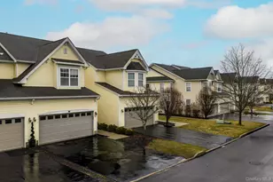 59 Woodside Knolls Dr, Middletown, NY 10940 - Photo 2