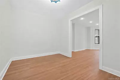 123-16 Hillside Avenue #1st Fl, Richmond Hill, NY 11418 - Photo 6