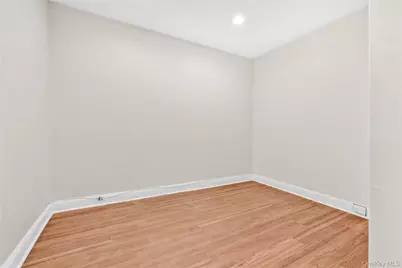 123-16 Hillside Avenue #1st Fl, Richmond Hill, NY 11418 - Photo 10