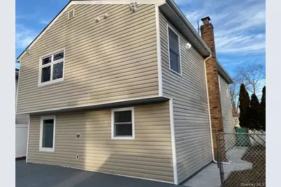 275 Beachview Street, Copiague, NY 11726 - Photo 2