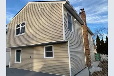 275 Beachview Street, Copiague, NY 11726 - Photo 4