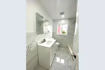 275 Beachview Street, Copiague, NY 11726 - Photo 18