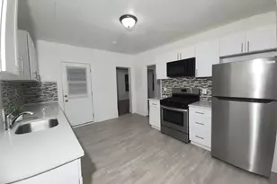 3 Allen Pl, Poughkeepsie, NY 12601 - Photo 4