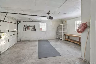 61 Squirrel Hill Rd, East Hills, NY 11577 - Photo 30