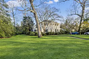 61 Squirrel Hill Rd, East Hills, NY 11577 - Photo 4