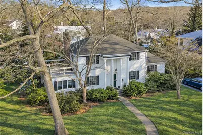 61 Squirrel Hill Road, East Hills, NY 11577 - Photo 2