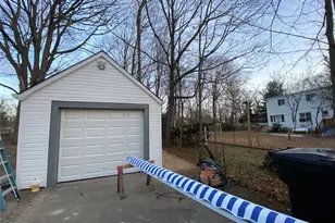 1193 Brookdale Ave, Bay Shore, NY 11706 - Photo 18