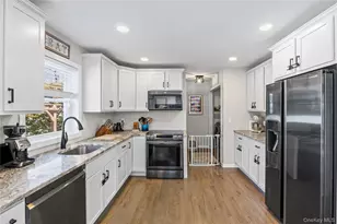 19 Raymond Ave, Middle Island, NY 11953 - Photo 16