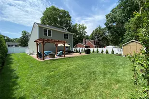 19 Raymond Ave, Middle Island, NY 11953 - Photo 32