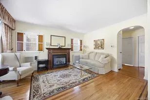 54 Aberdeen Rd, New Hyde Park, NY 11040 - Photo 4