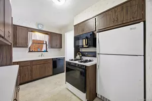 54 Aberdeen Rd, New Hyde Park, NY 11040 - Photo 8