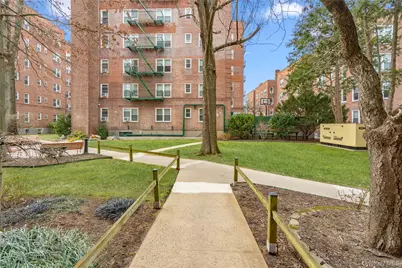 24 Mulford Place #4B, Hempstead, NY 11550 - Photo 12