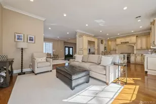 26 The Hemlocks, Roslyn, NY 11576 - Photo 10