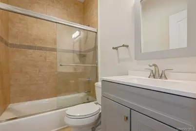 26 The Hemlocks, Roslyn, NY 11576 - Photo 14