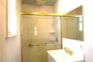 40 Daley Pl, Lynbrook, NY 11563 - Photo 26