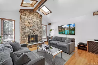 6 Pelham Court, Nanuet, NY 10954 - Photo 4