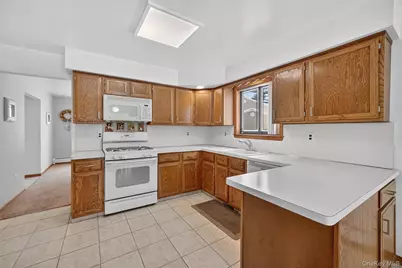 6 Pelham Court, Nanuet, NY 10954 - Photo 8