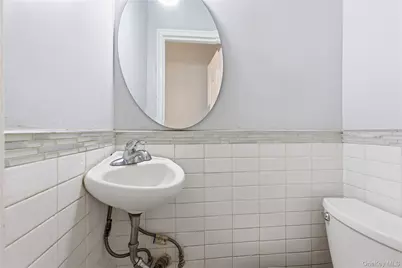 1042 E 233rd Street, Bronx, NY 10466 - Photo 24