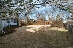 67 Edgewood Rd, West Islip, NY 11795 - Photo 30