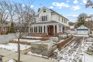 160-16 Riverside Dr, Whitestone, NY 11357 - Photo 1