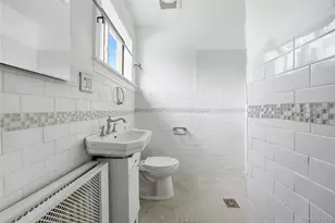 160-16 Riverside Dr, Whitestone, NY 11357 - Photo 16