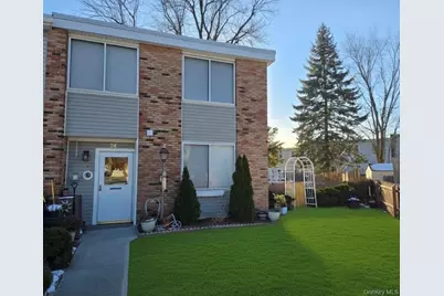 34 Hampton Court, Middletown, NY 10941 - Photo 1