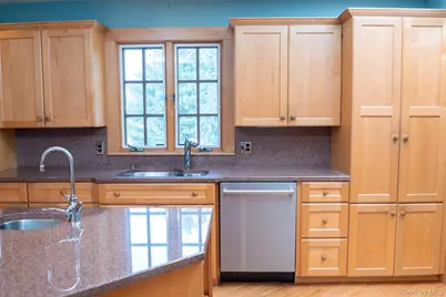 75 Holland Place, Hartsdale, NY 10530 - Photo 8