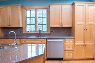 75 Holland Pl, Hartsdale, NY 10530 - Photo 8