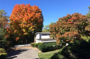 132 Ridgecrest Rd, Briarcliff Manor, NY 10510 - Photo 2