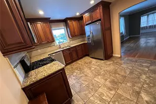 91 7th St, Hicksville, NY 11801 - Photo 2