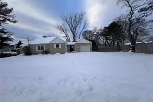 91 7th St, Hicksville, NY 11801 - Photo 20